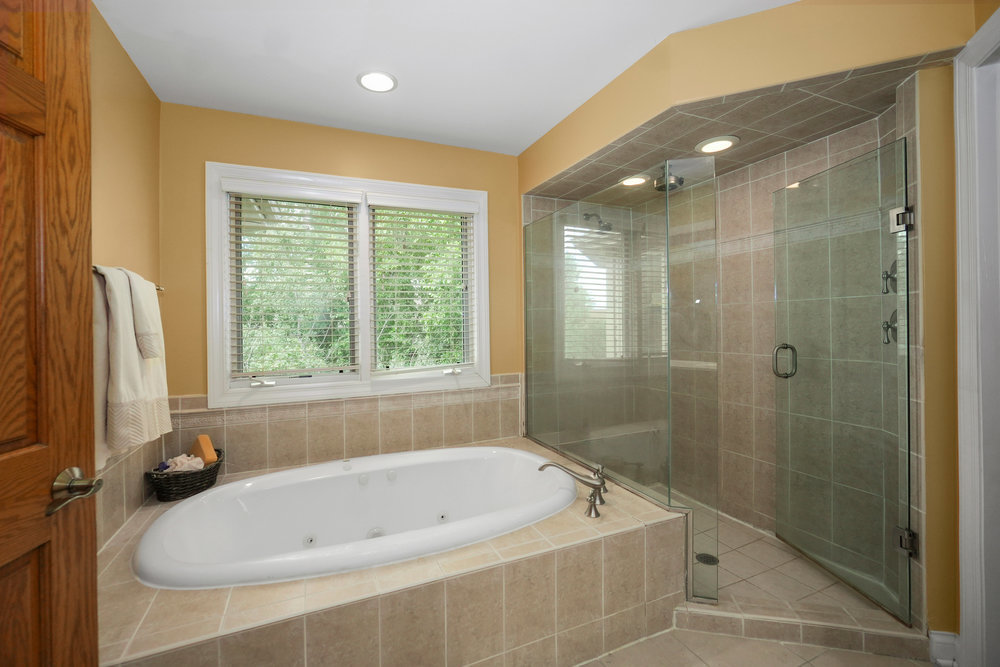 3592 Scottsdale Circle, Naperville, IL 60564