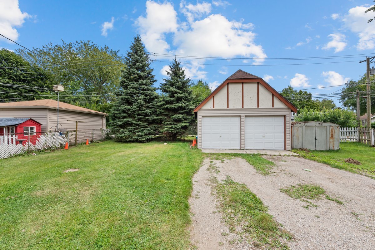 1331 N Ash Street, Waukegan, IL 60085