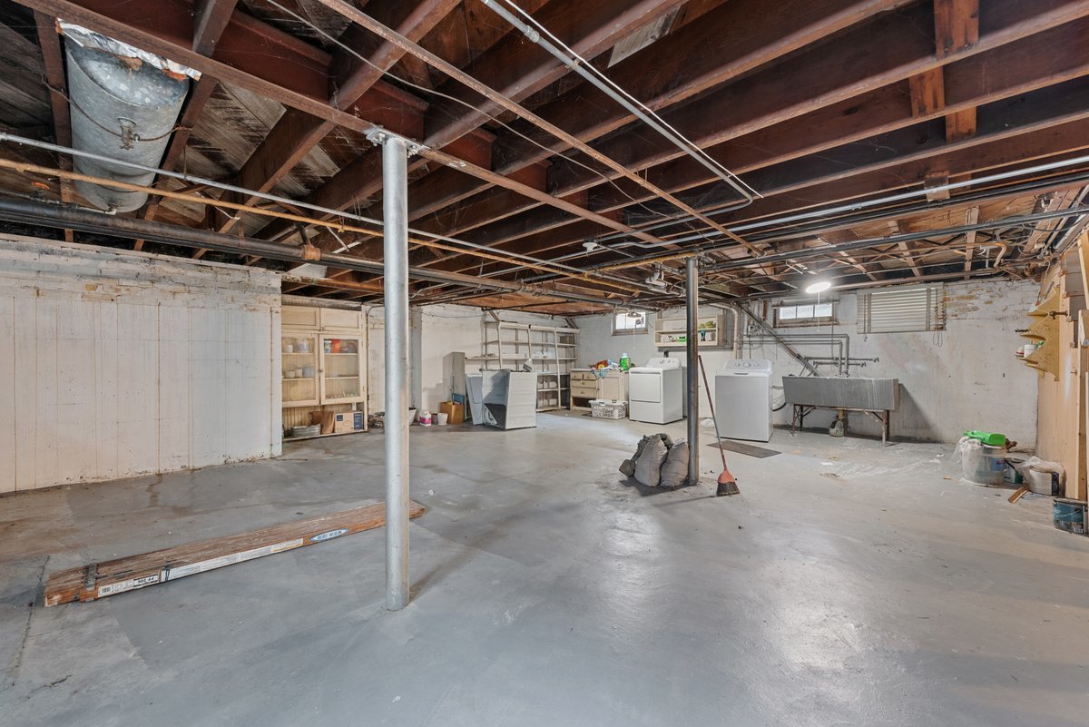 1331 N Ash Street, Waukegan, IL 60085