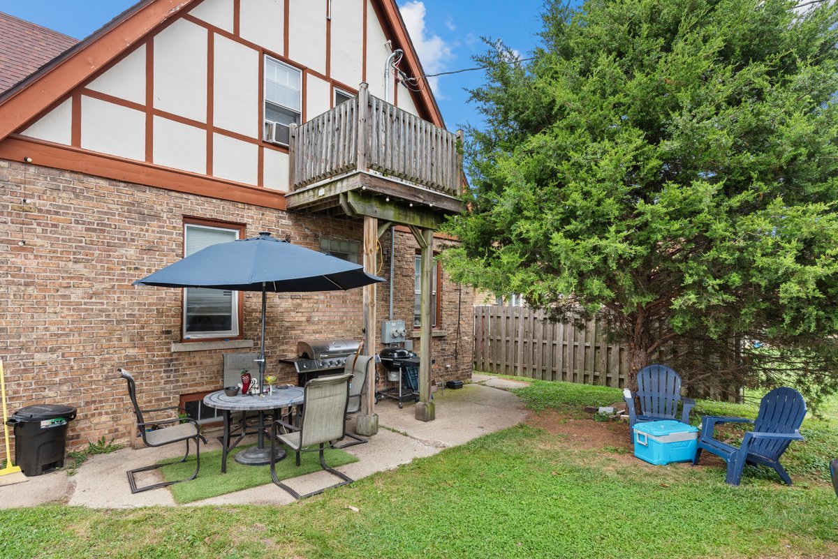 1331 N Ash Street, Waukegan, IL 60085