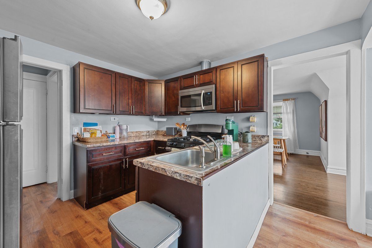 1331 N Ash Street, Waukegan, IL 60085
