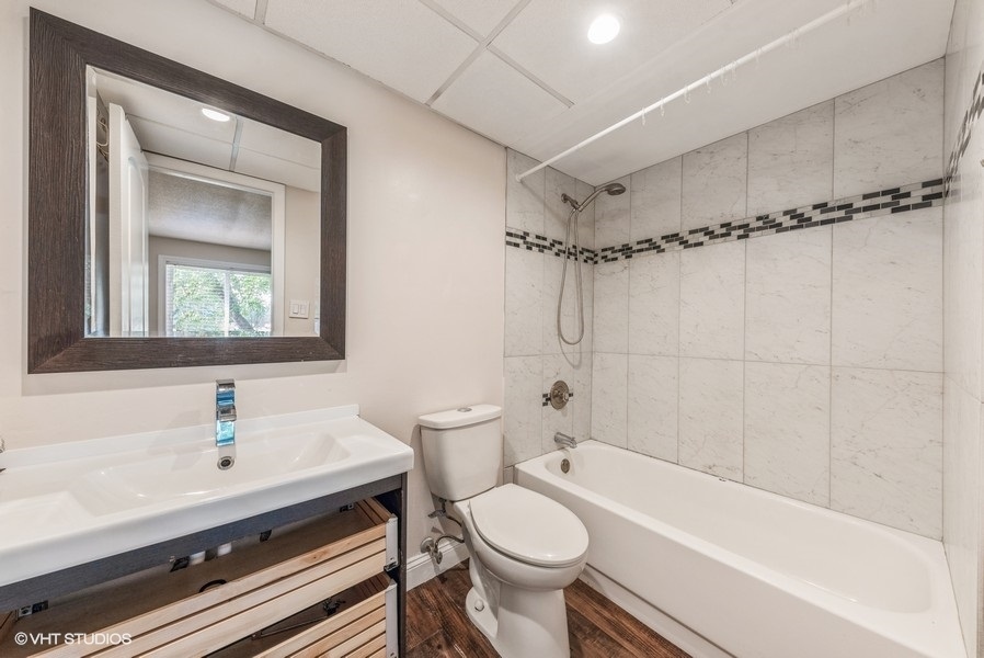 5511 Chateau Drive #1, Rolling Meadows, IL 60008