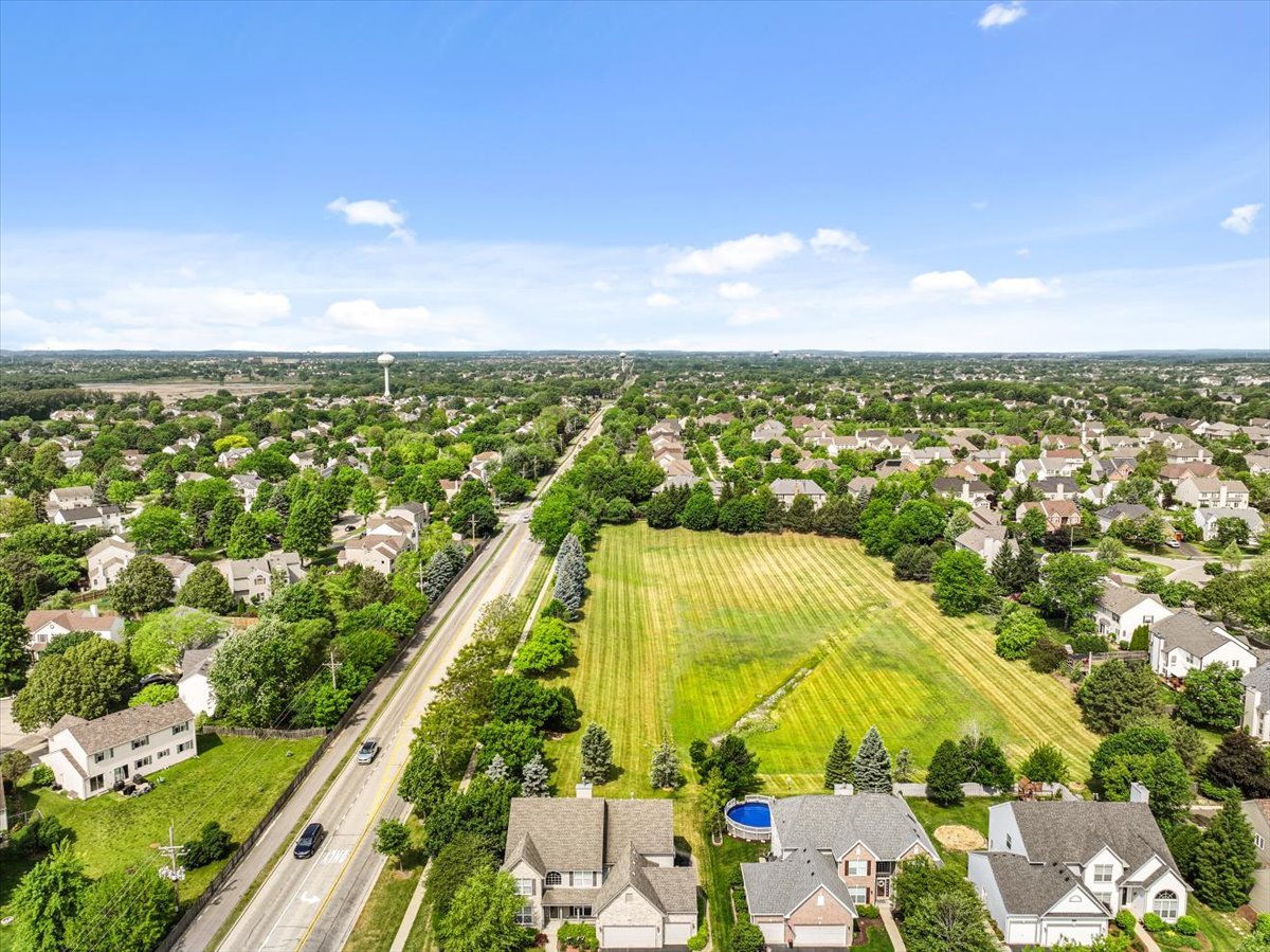 1839 Kings Gate Lane, Crystal Lake, IL 60014