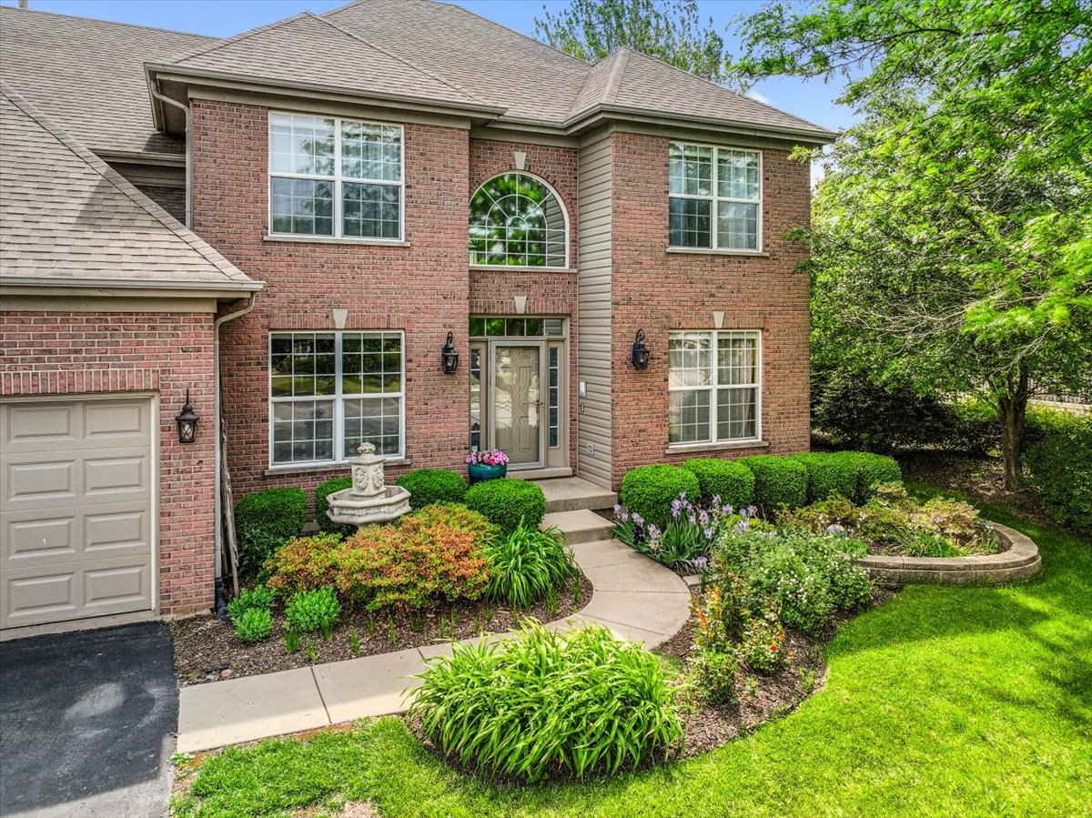 1839 Kings Gate Lane, Crystal Lake, IL 60014