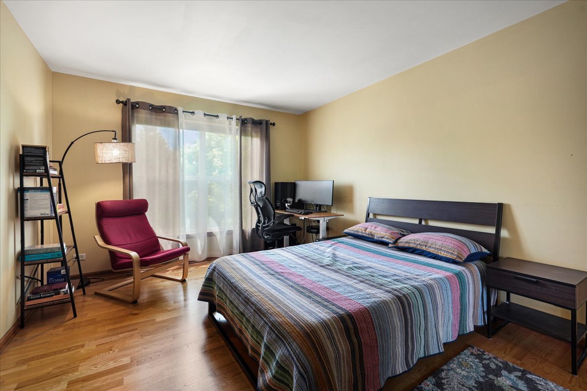 1839 Kings Gate Lane, Crystal Lake, IL 60014
