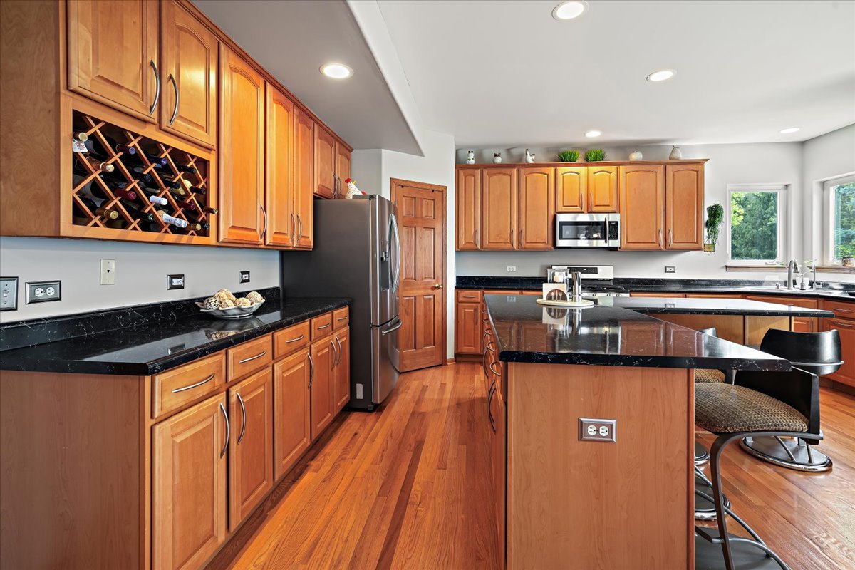 1839 Kings Gate Lane, Crystal Lake, IL 60014