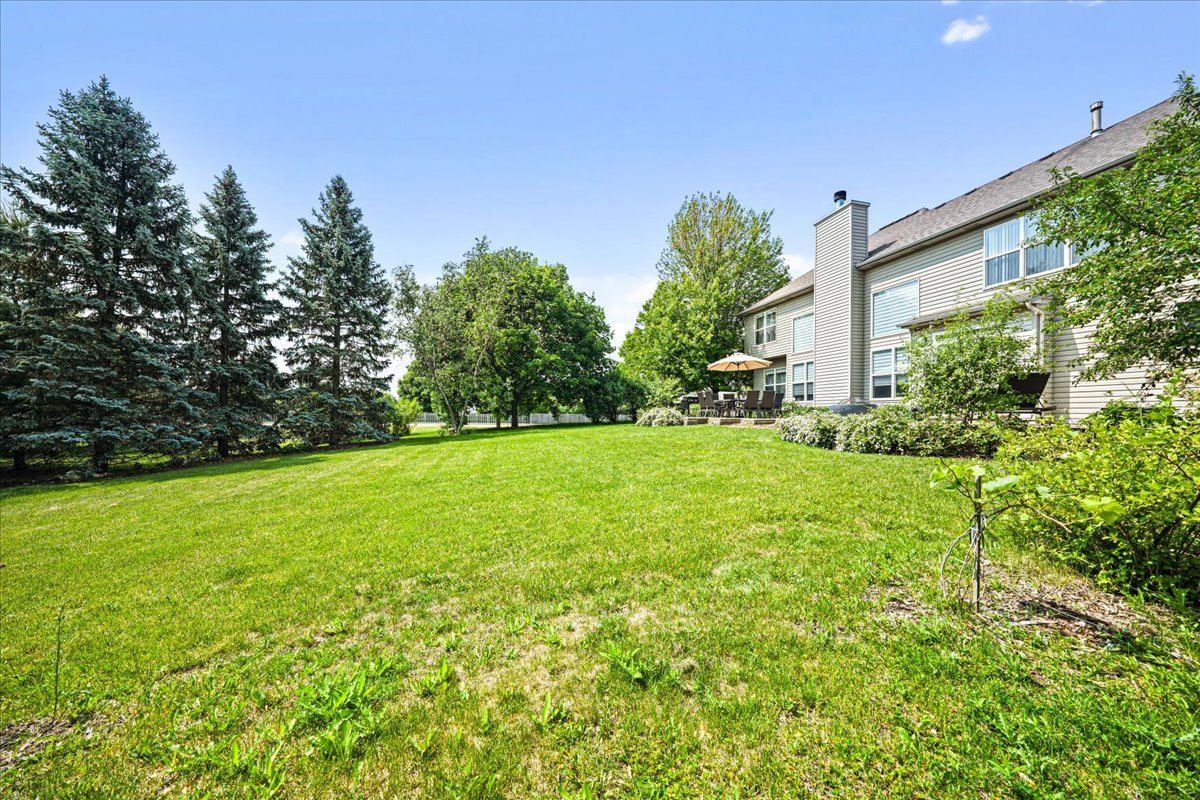 1839 Kings Gate Lane, Crystal Lake, IL 60014