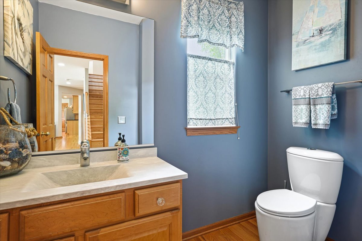 1839 Kings Gate Lane, Crystal Lake, IL 60014