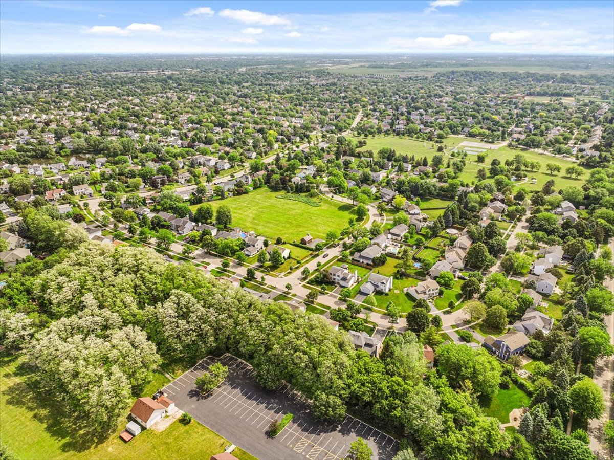 1839 Kings Gate Lane, Crystal Lake, IL 60014