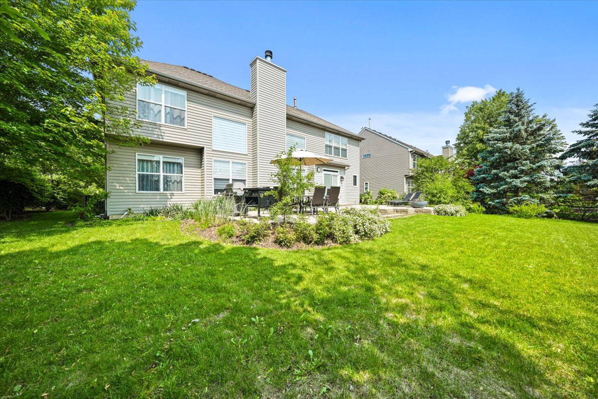 1839 Kings Gate Lane, Crystal Lake, IL 60014
