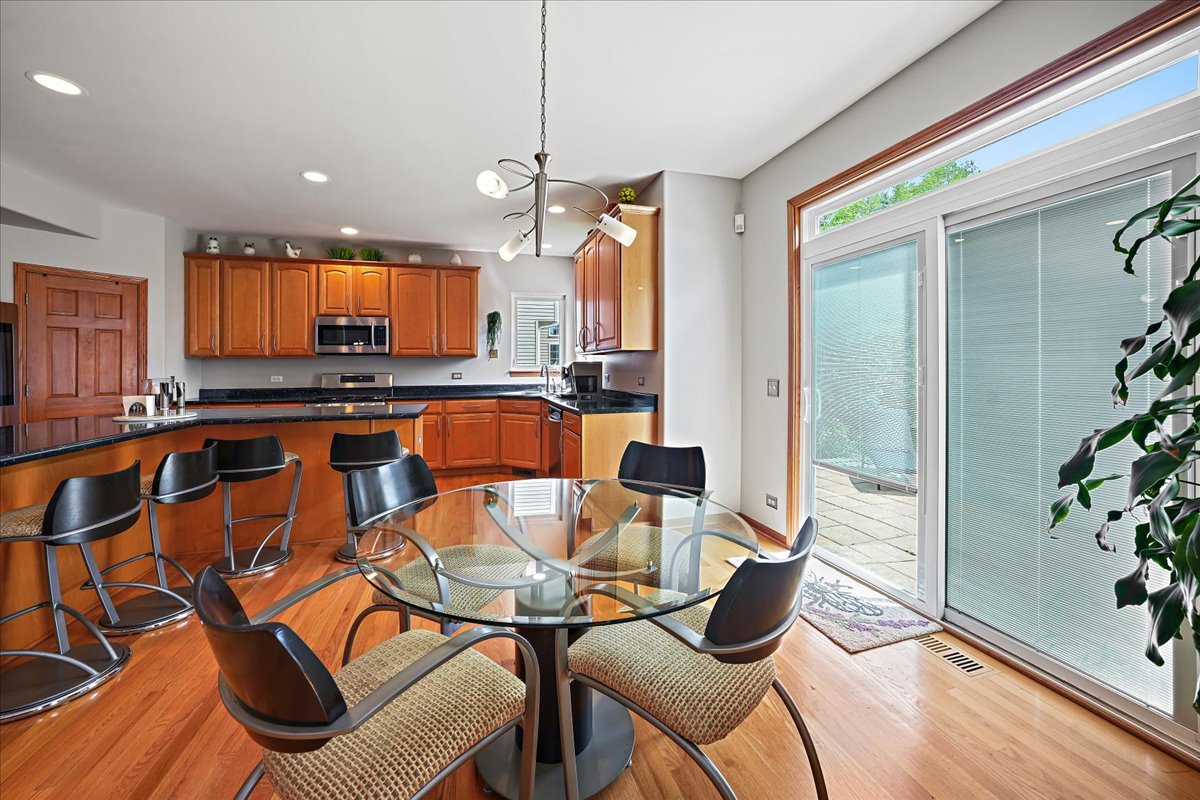 1839 Kings Gate Lane, Crystal Lake, IL 60014