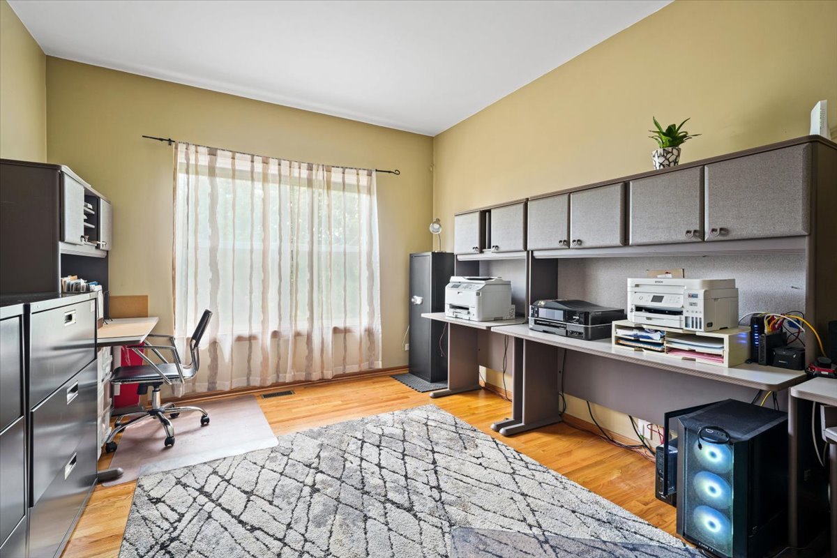 1839 Kings Gate Lane, Crystal Lake, IL 60014