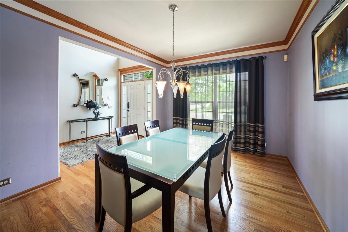 1839 Kings Gate Lane, Crystal Lake, IL 60014