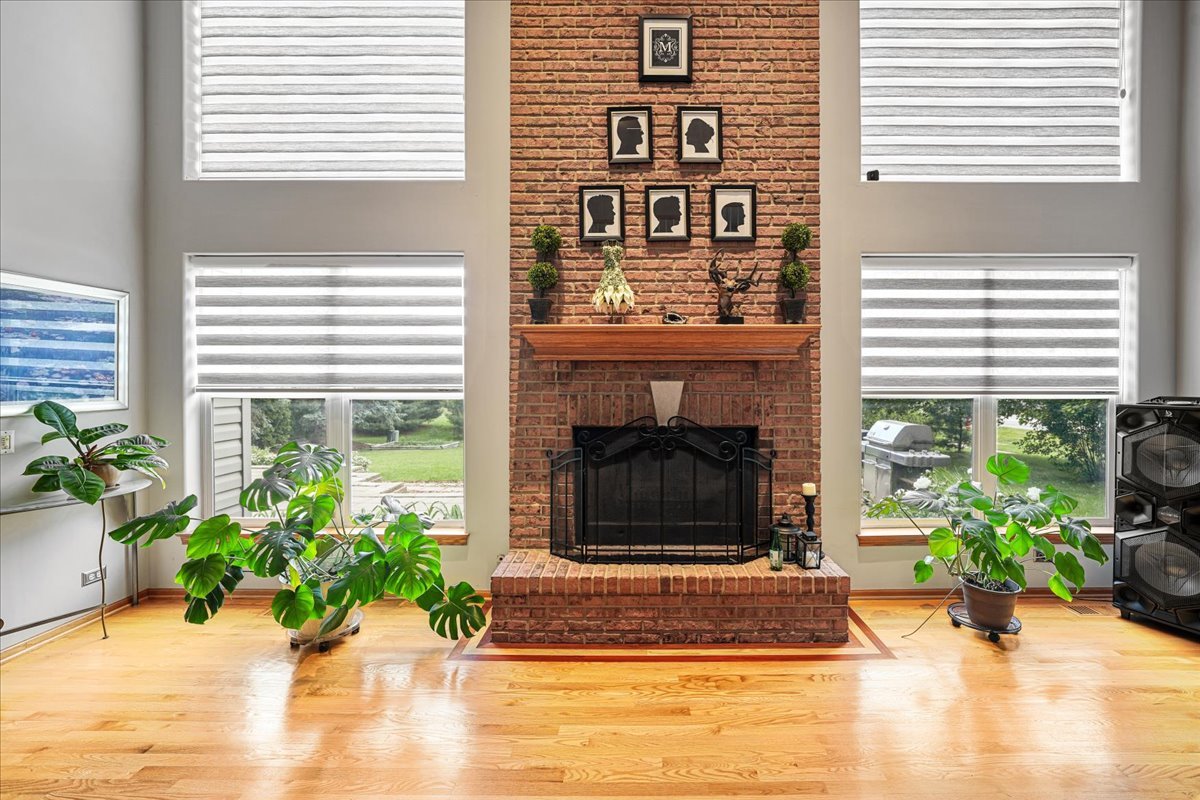 1839 Kings Gate Lane, Crystal Lake, IL 60014