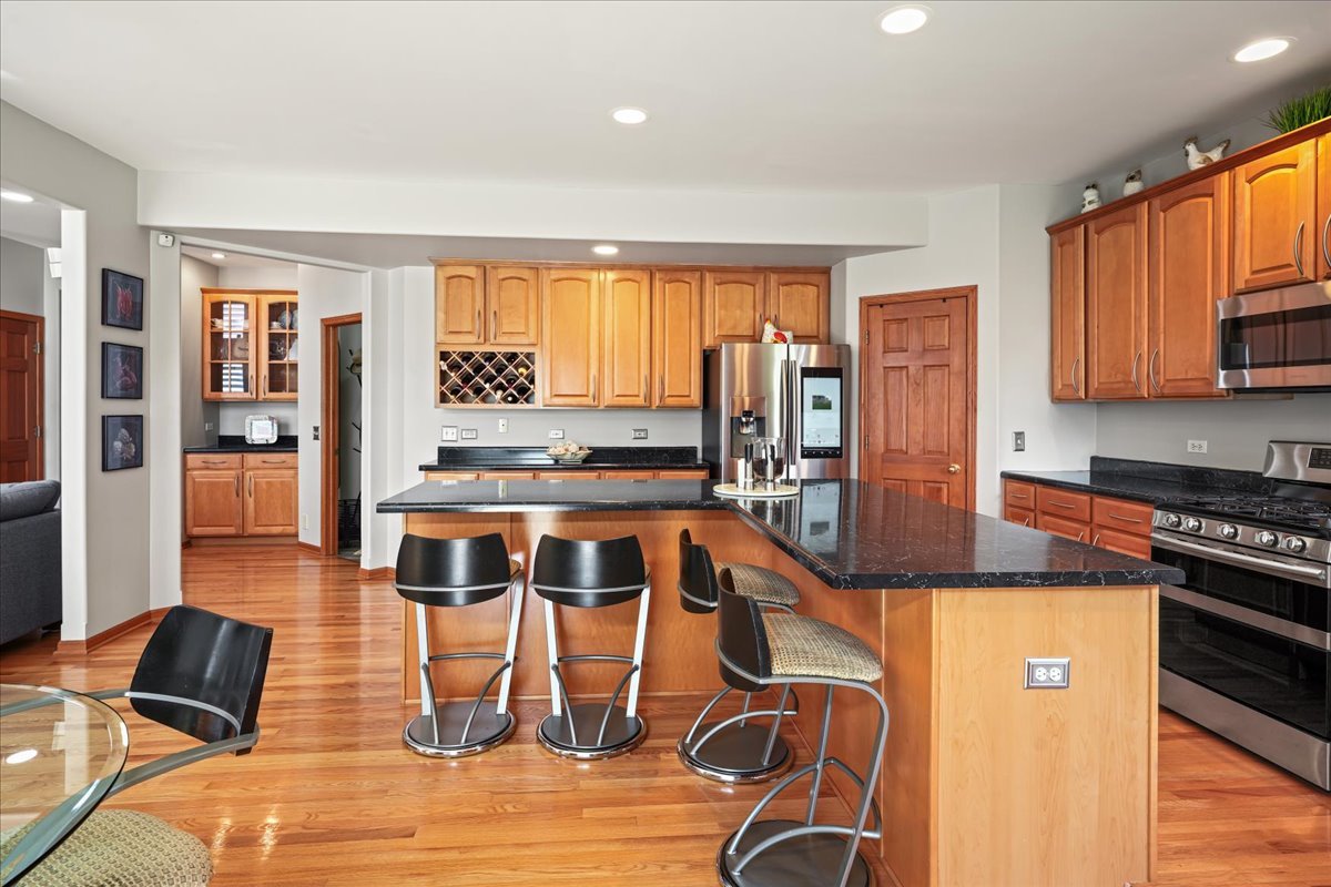 1839 Kings Gate Lane, Crystal Lake, IL 60014