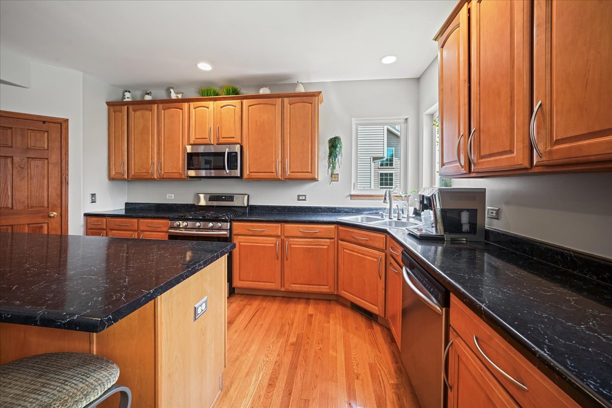 1839 Kings Gate Lane, Crystal Lake, IL 60014