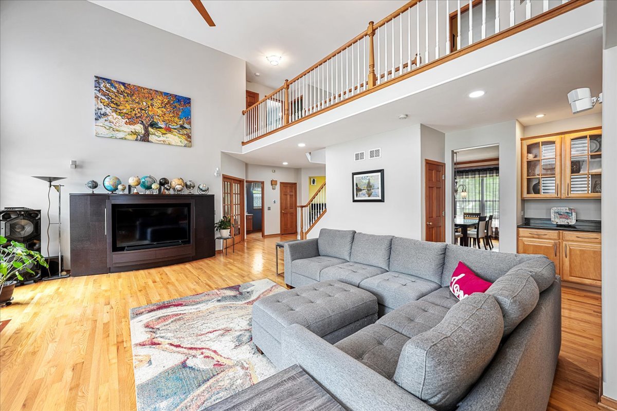 1839 Kings Gate Lane, Crystal Lake, IL 60014