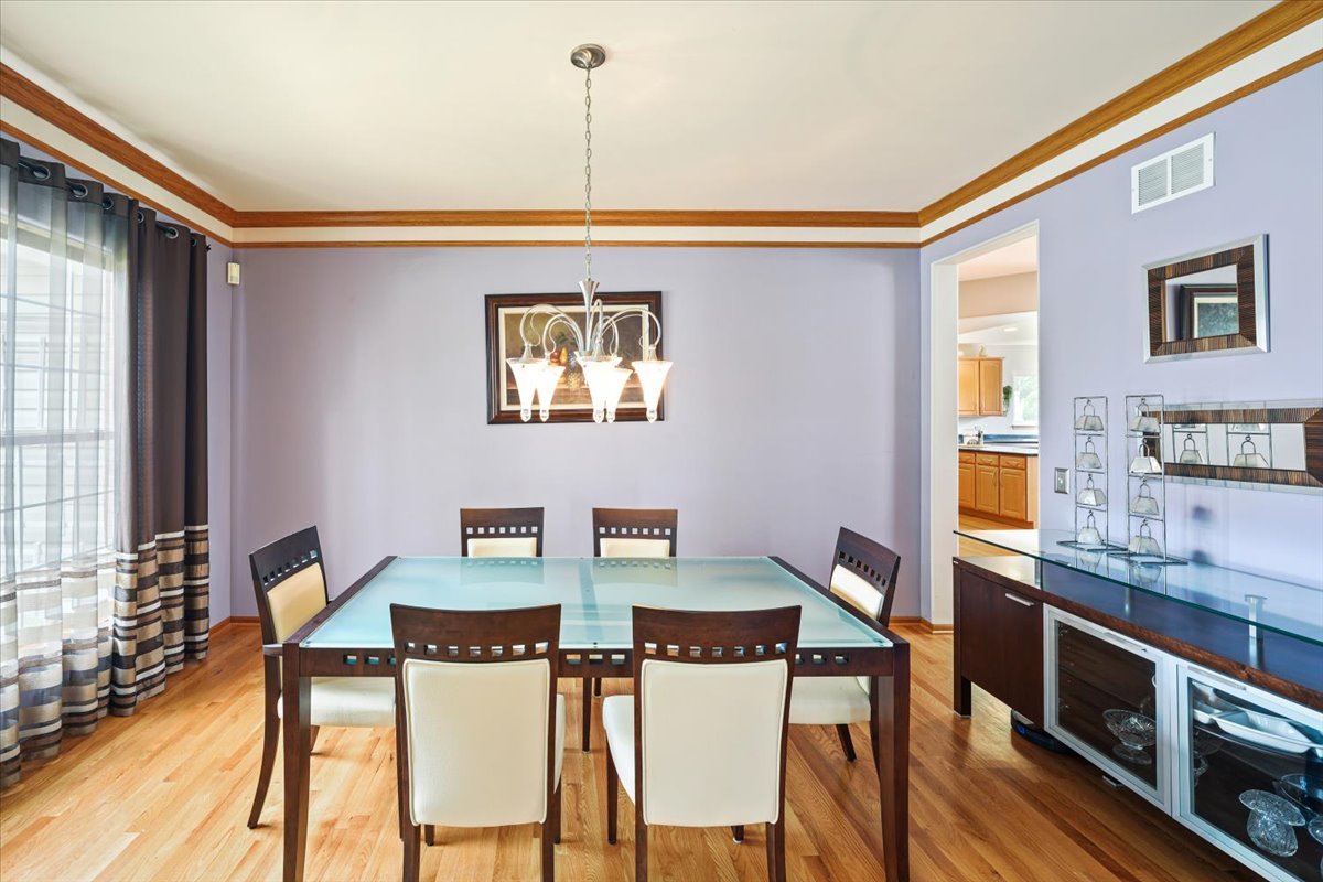 1839 Kings Gate Lane, Crystal Lake, IL 60014