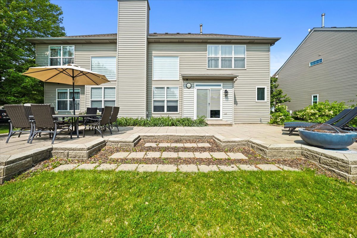 1839 Kings Gate Lane, Crystal Lake, IL 60014