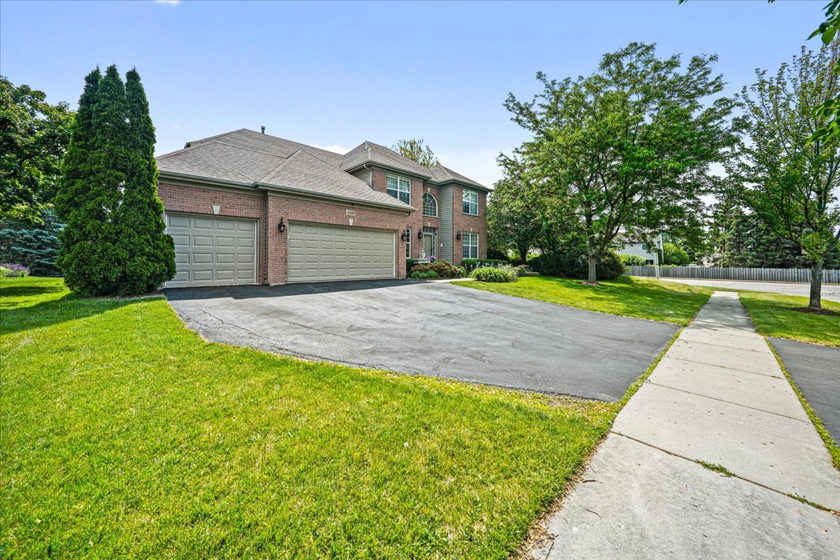 1839 Kings Gate Lane, Crystal Lake, IL 60014