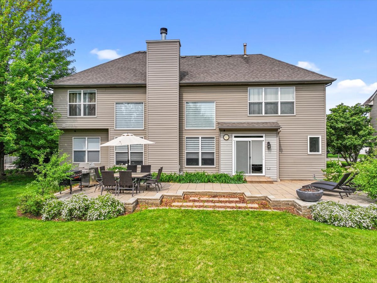 1839 Kings Gate Lane, Crystal Lake, IL 60014