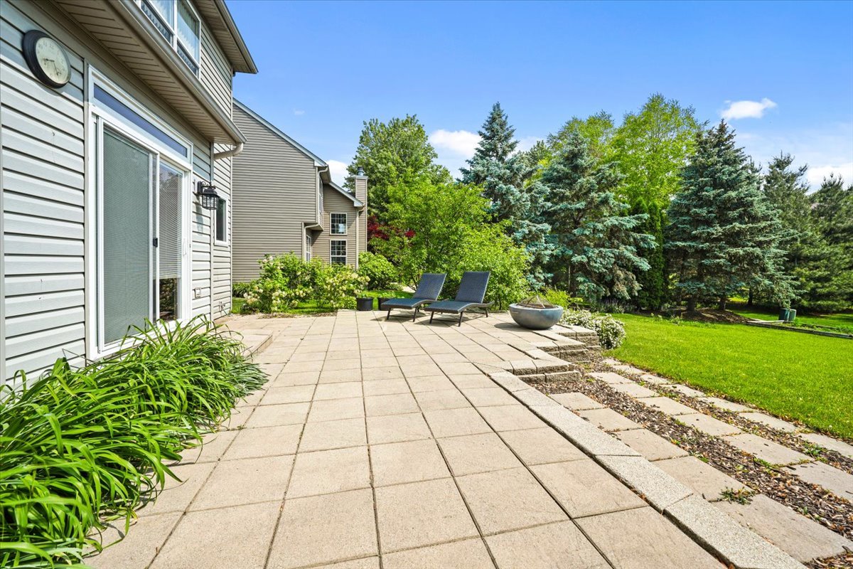 1839 Kings Gate Lane, Crystal Lake, IL 60014