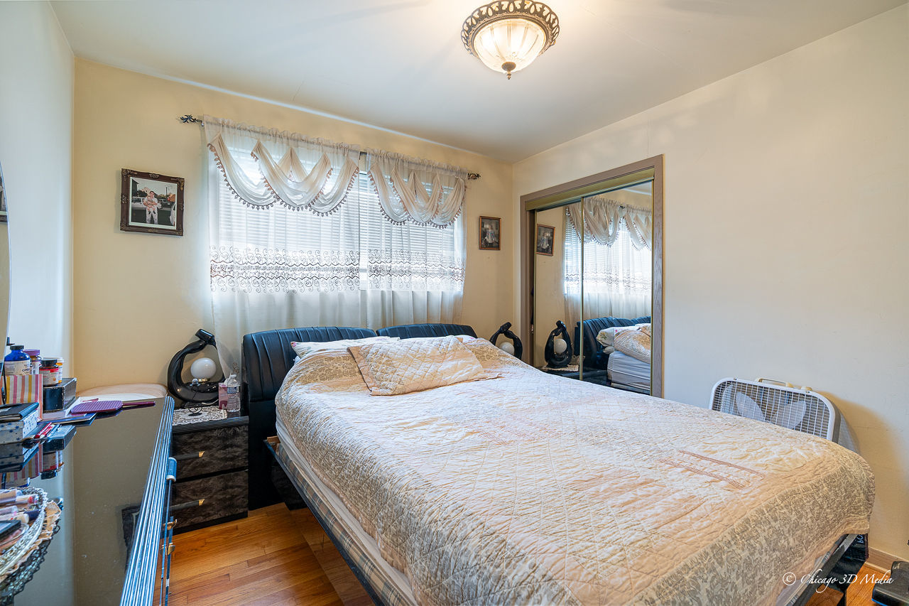 5949 N Odell Avenue #2E, Chicago, IL 60631