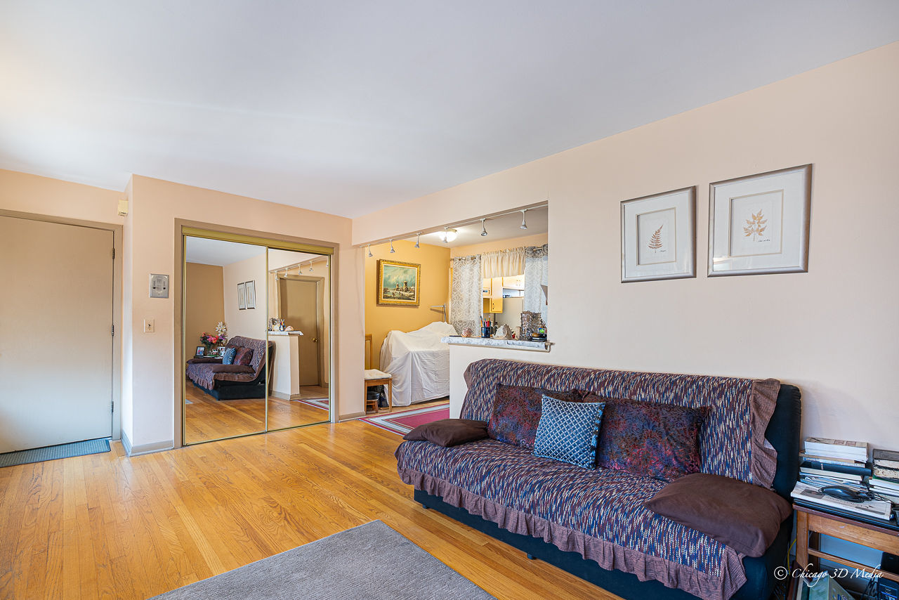 5949 N Odell Avenue #2E, Chicago, IL 60631