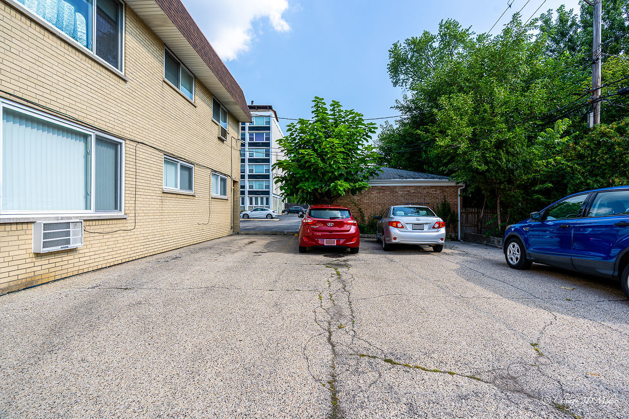 5949 N Odell Avenue #2E, Chicago, IL 60631