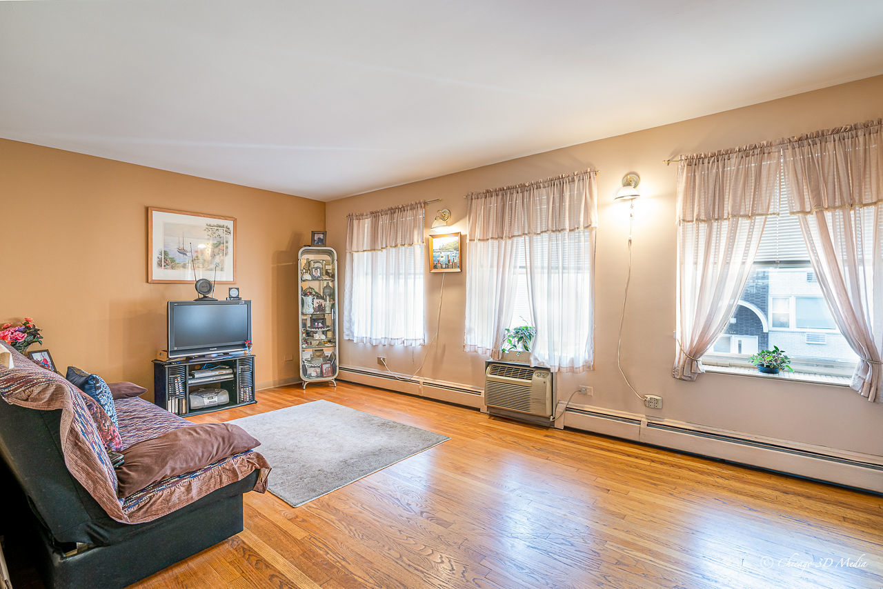 5949 N Odell Avenue #2E, Chicago, IL 60631