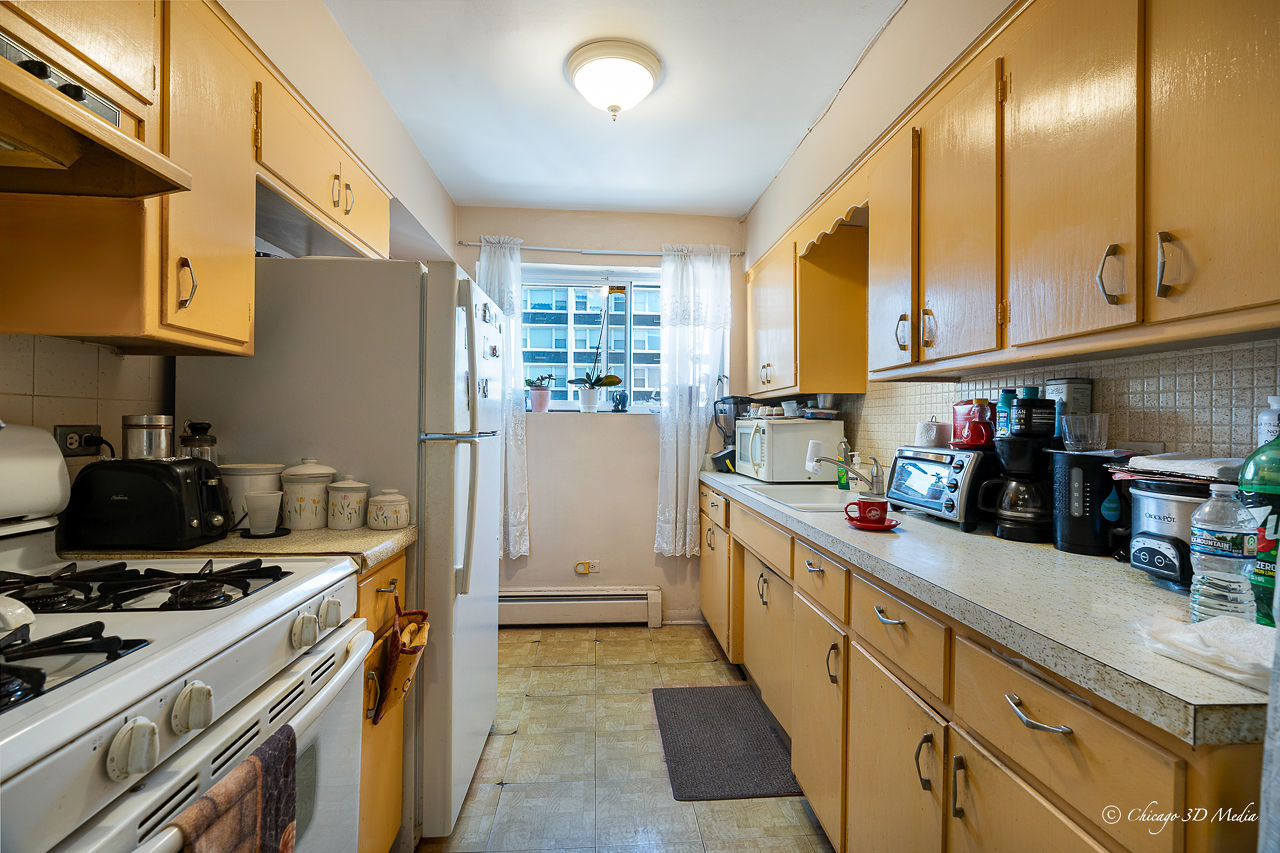 5949 N Odell Avenue #2E, Chicago, IL 60631