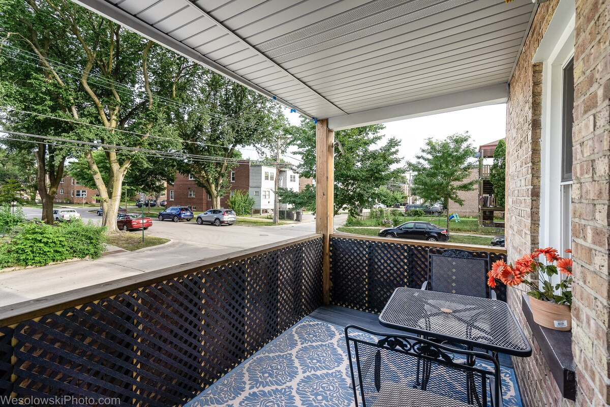 9003 Bronx Avenue #1S, Skokie, IL 60077