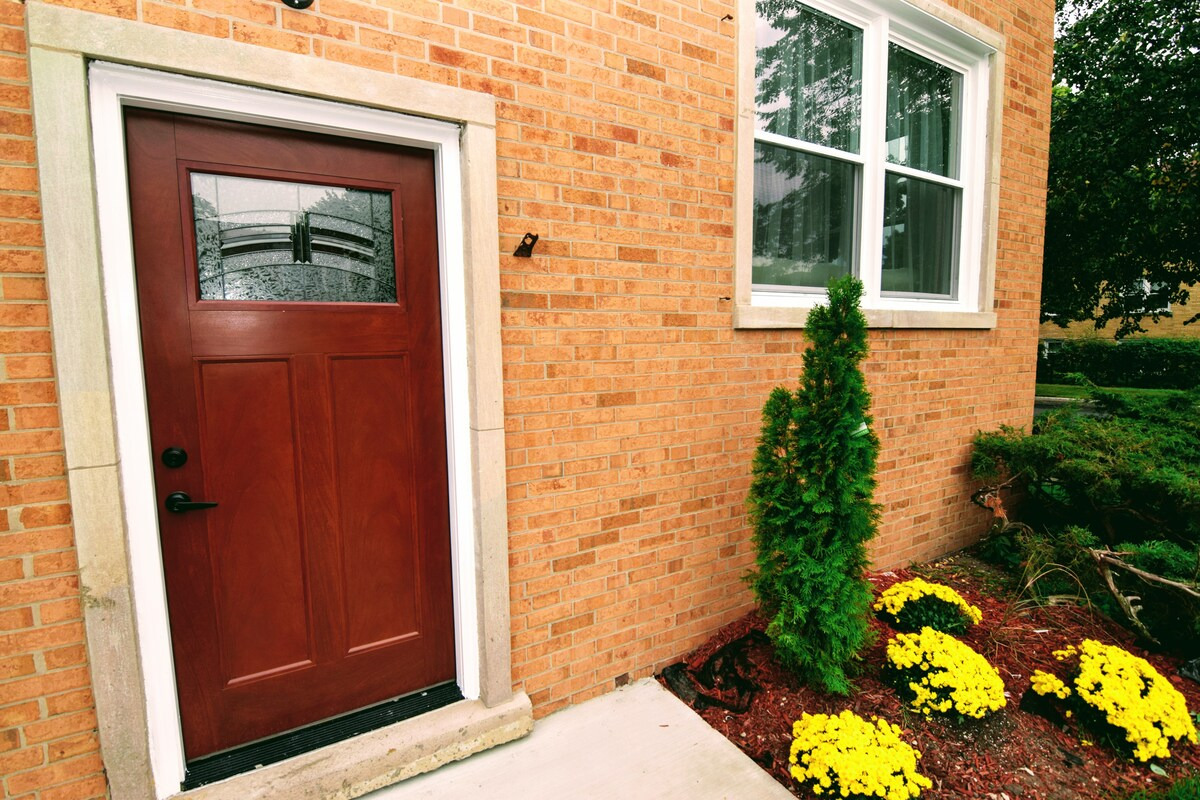 9003 Bronx Avenue #1S, Skokie, IL 60077