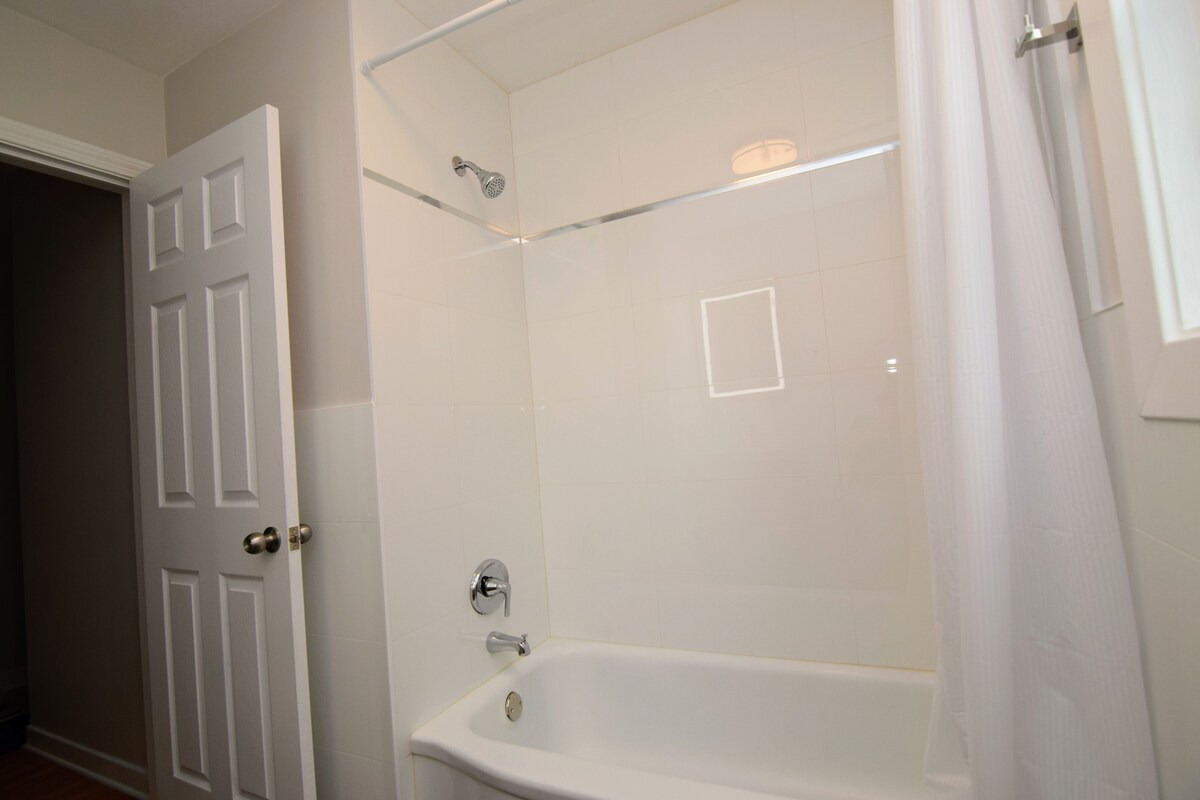 9003 Bronx Avenue #1S, Skokie, IL 60077