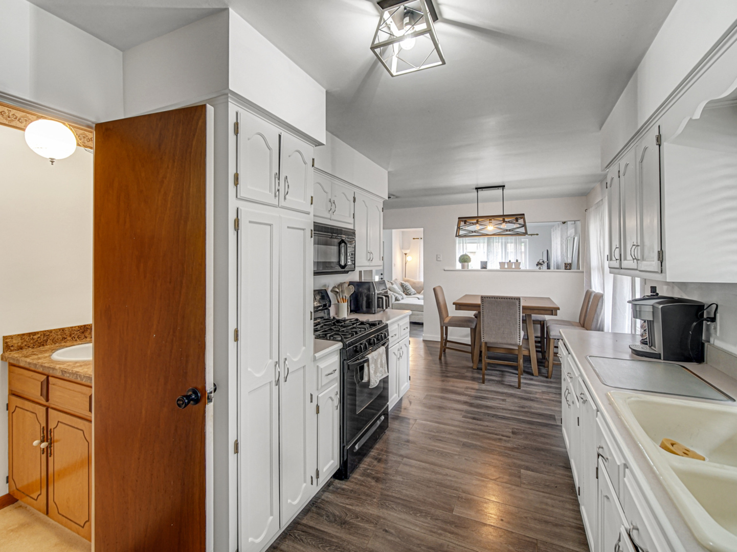 1808 Oakland Avenue, Crest Hill, IL 60403
