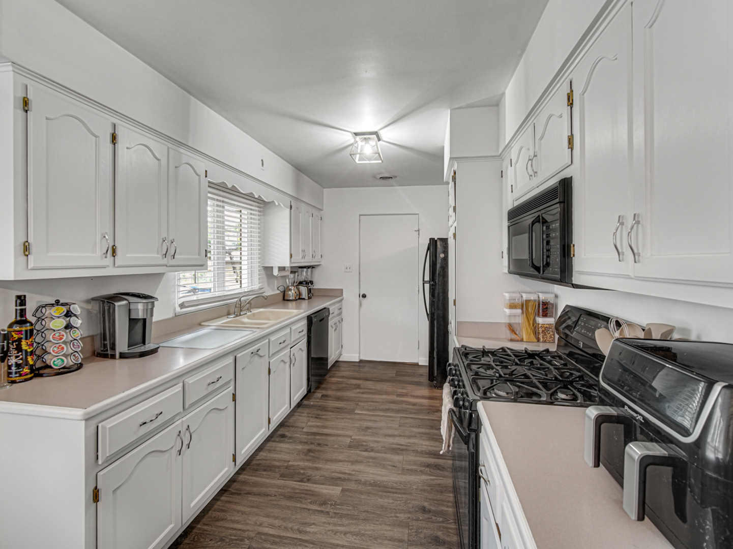 1808 Oakland Avenue, Crest Hill, IL 60403