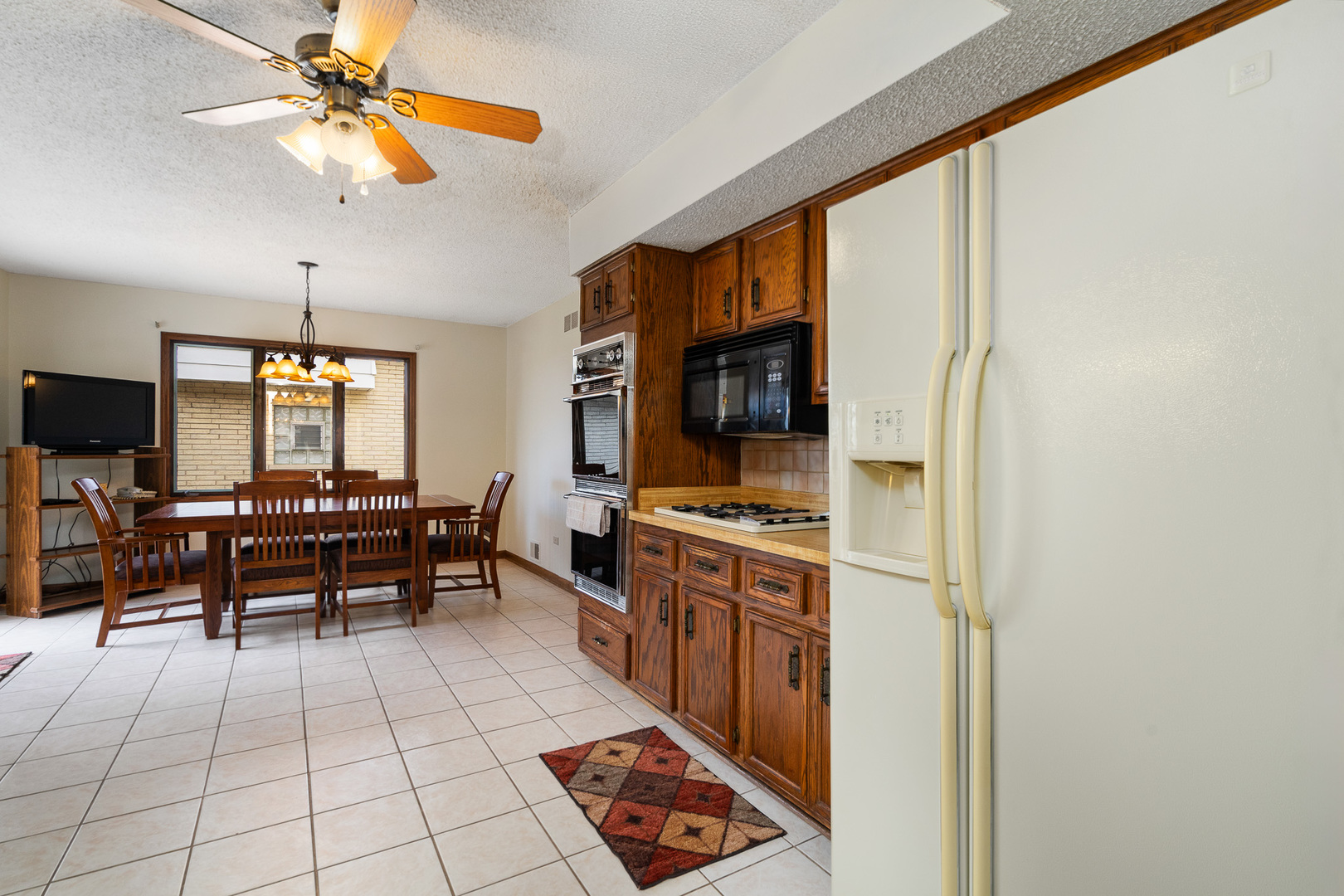 10415 S Knox Avenue, Oak Lawn, IL 60453