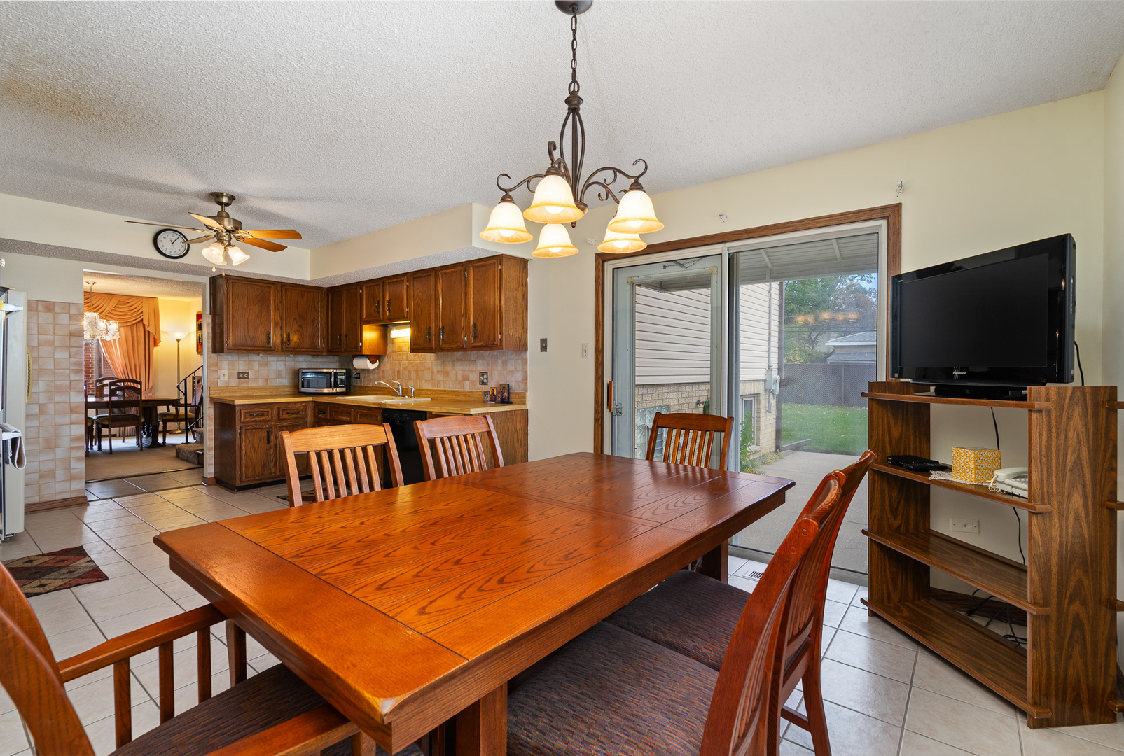 10415 S Knox Avenue, Oak Lawn, IL 60453