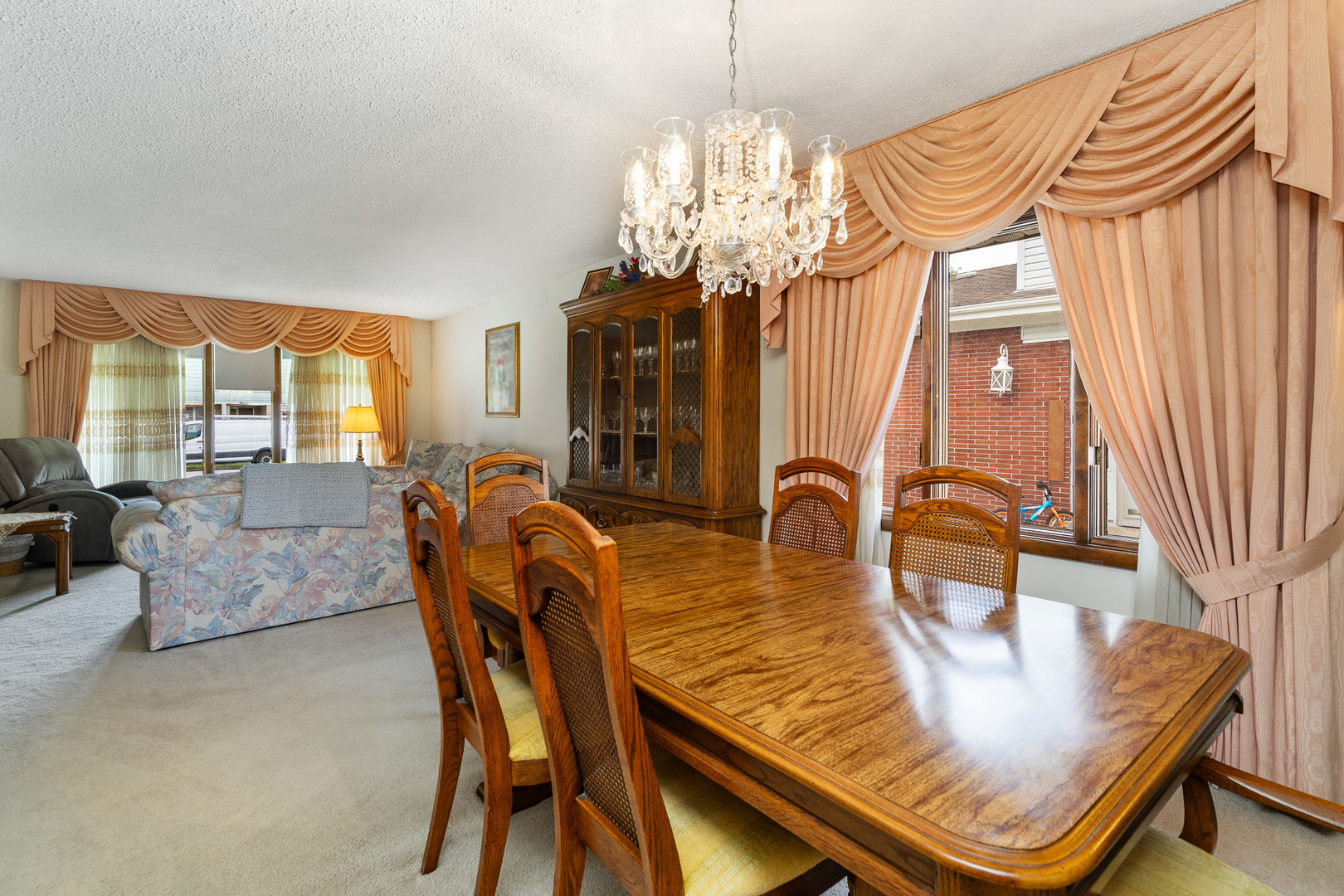 10415 S Knox Avenue, Oak Lawn, IL 60453