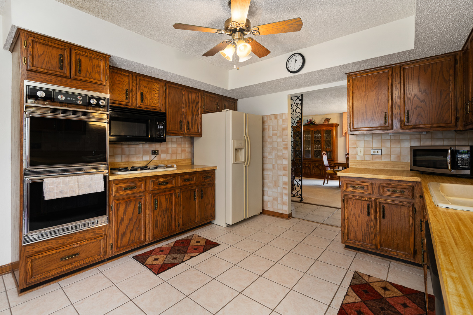 10415 S Knox Avenue, Oak Lawn, IL 60453