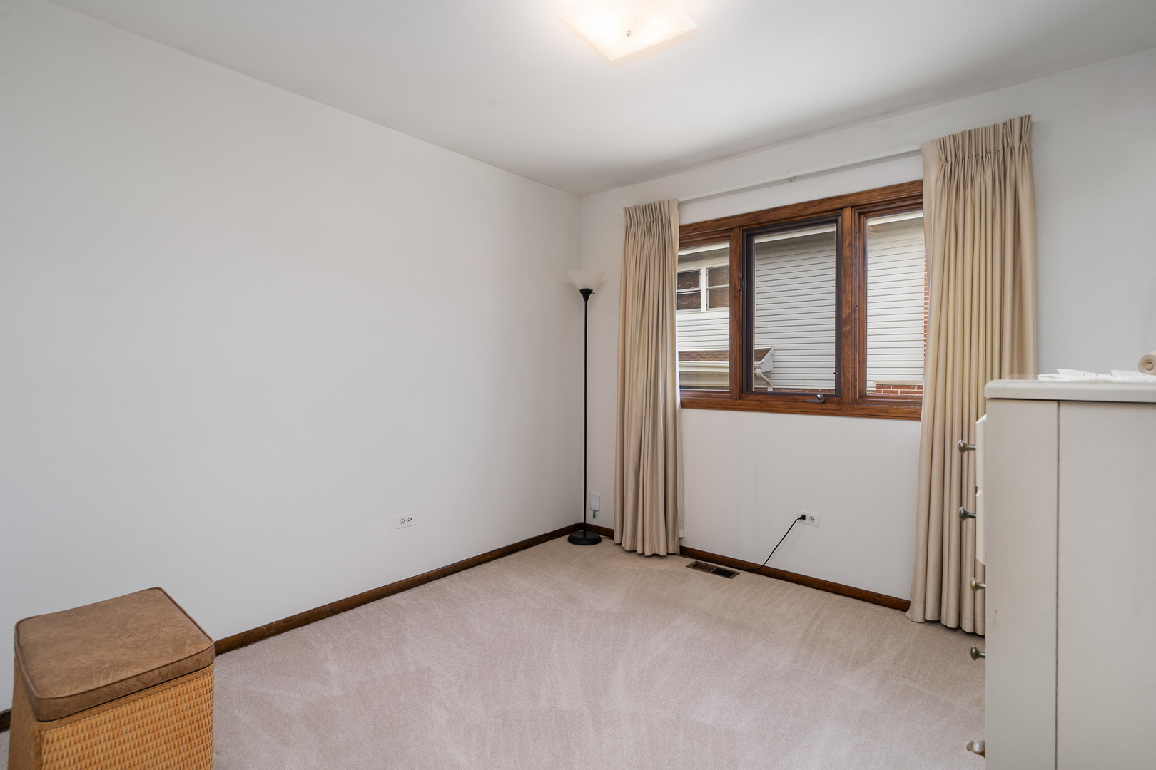 10415 S Knox Avenue, Oak Lawn, IL 60453