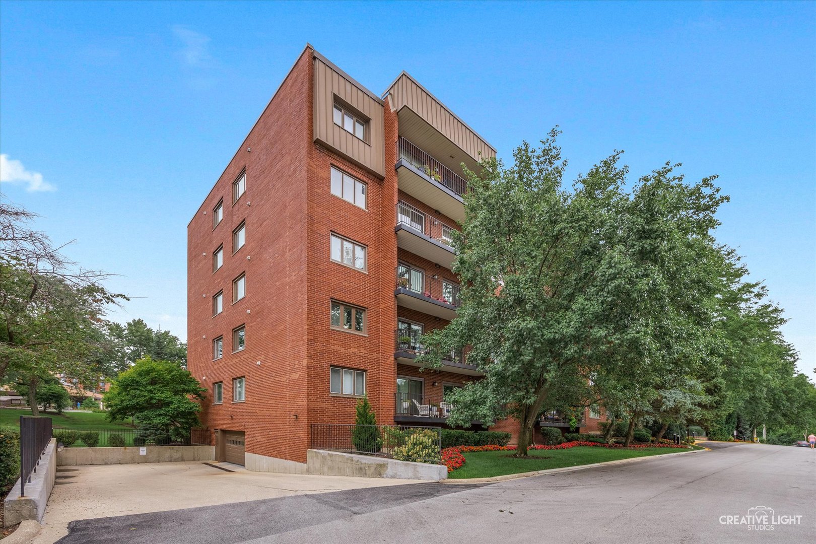 127 Acacia Circle #203, Indian Head Park, IL 60525