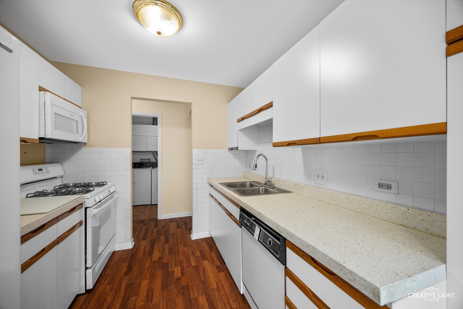 127 Acacia Circle #203, Indian Head Park, IL 60525