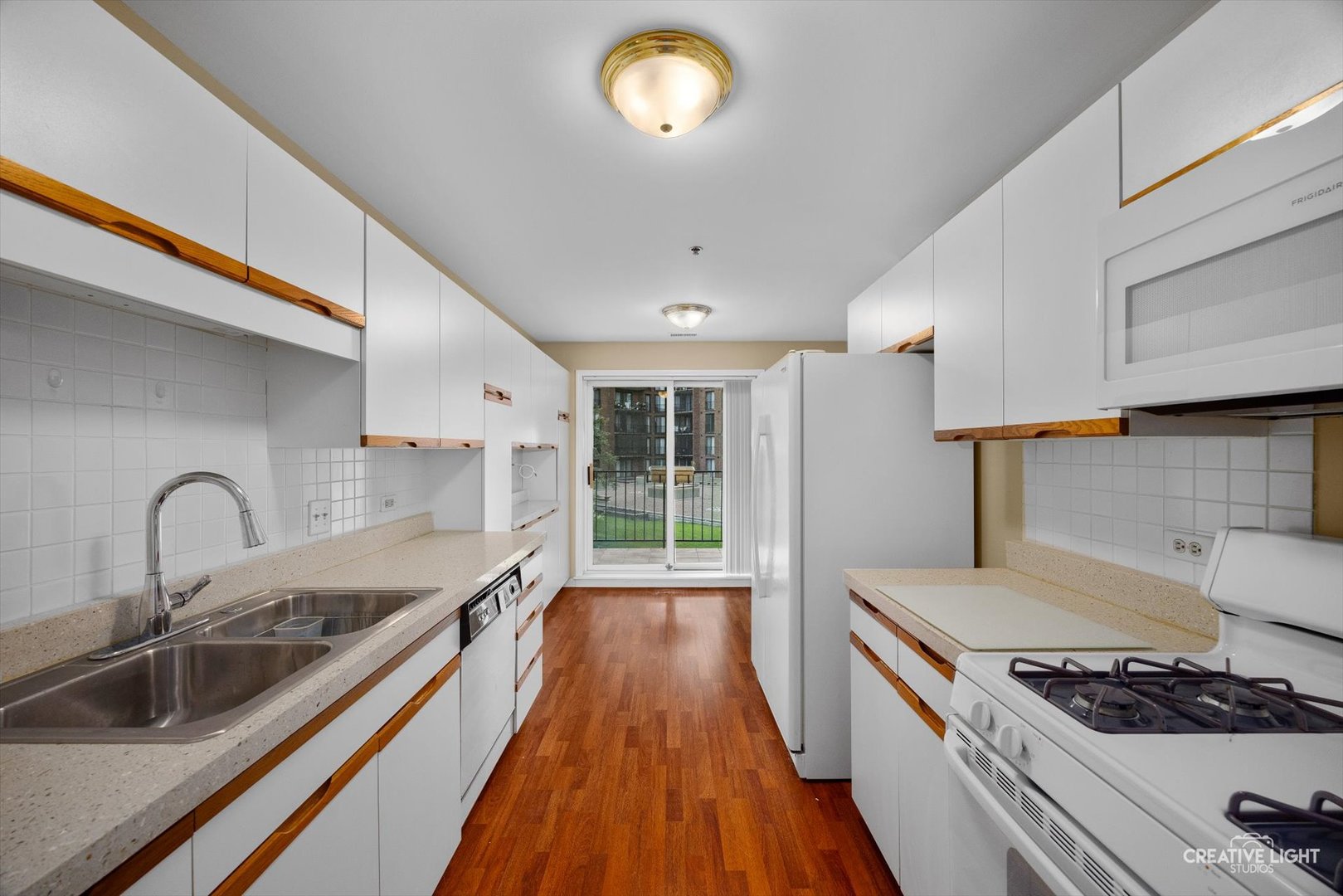 127 Acacia Circle #203, Indian Head Park, IL 60525