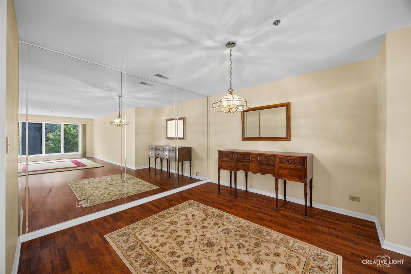 127 Acacia Circle #203, Indian Head Park, IL 60525
