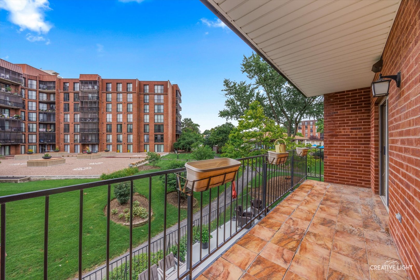 127 Acacia Circle #203, Indian Head Park, IL 60525