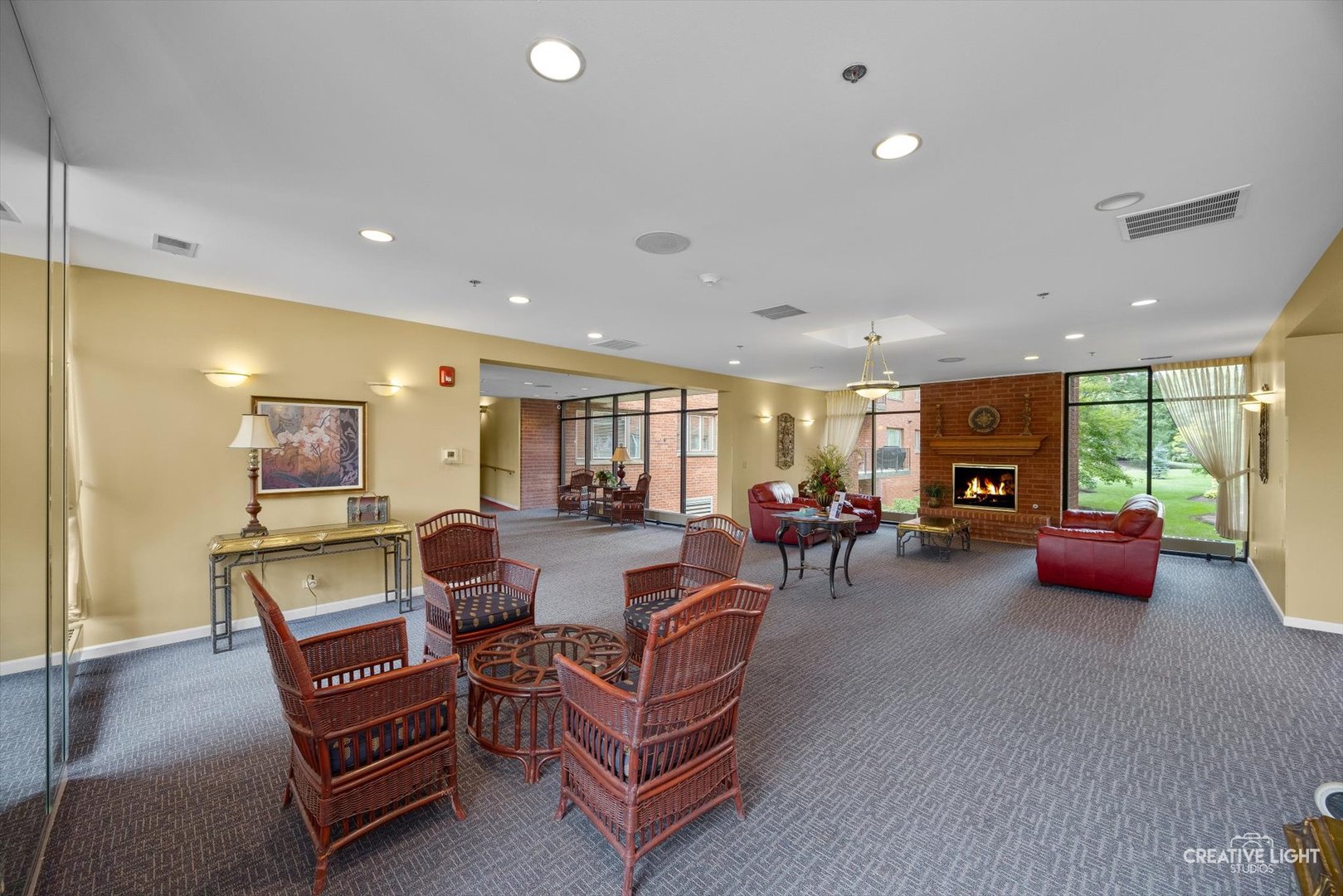 127 Acacia Circle #203, Indian Head Park, IL 60525