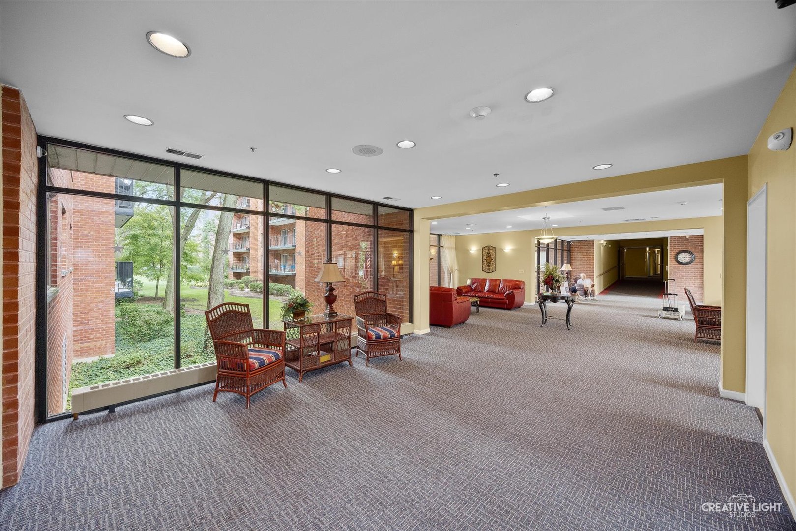 127 Acacia Circle #203, Indian Head Park, IL 60525