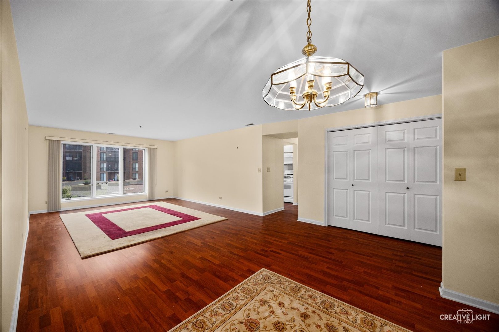 127 Acacia Circle #203, Indian Head Park, IL 60525