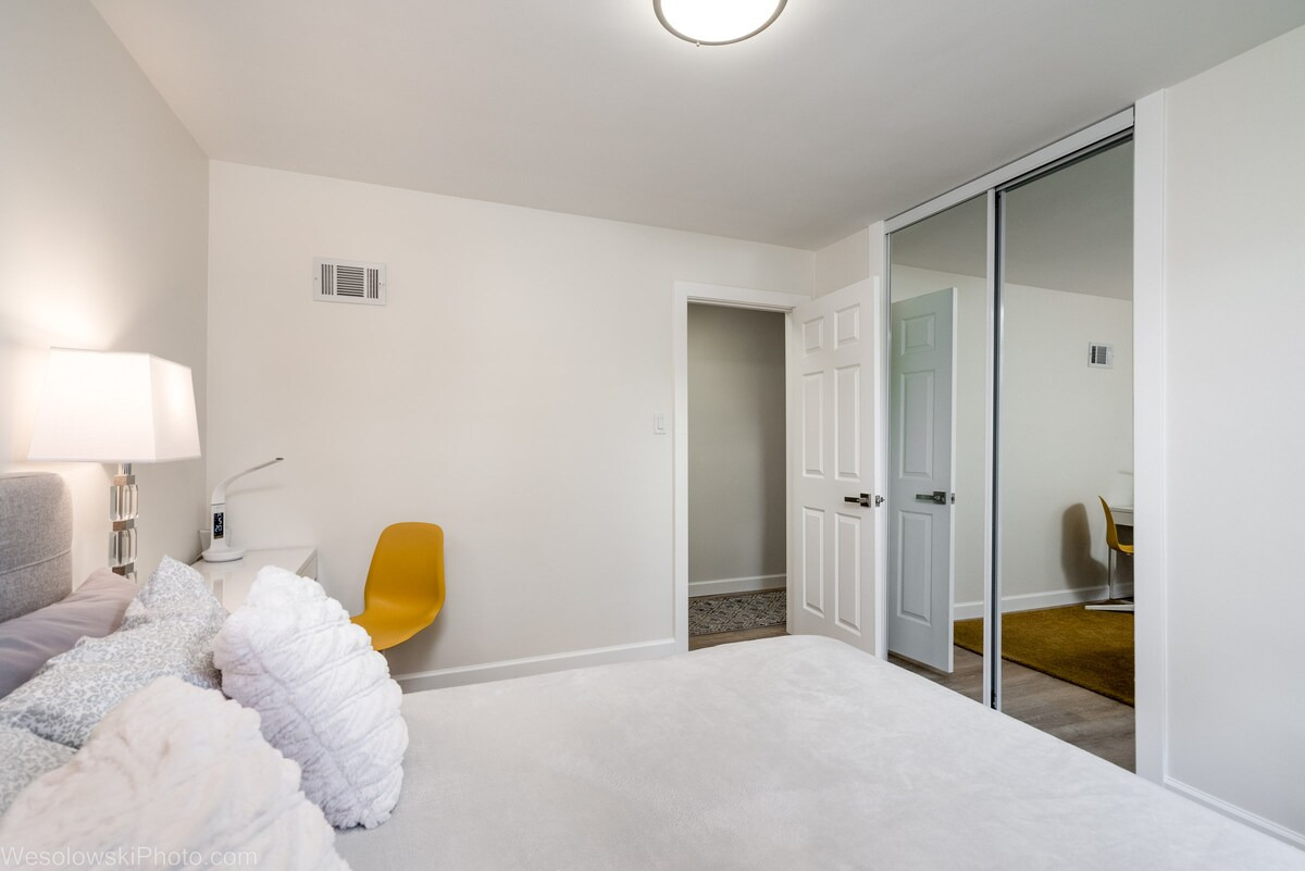 9003 Bronx Avenue #2S, Skokie, IL 60077